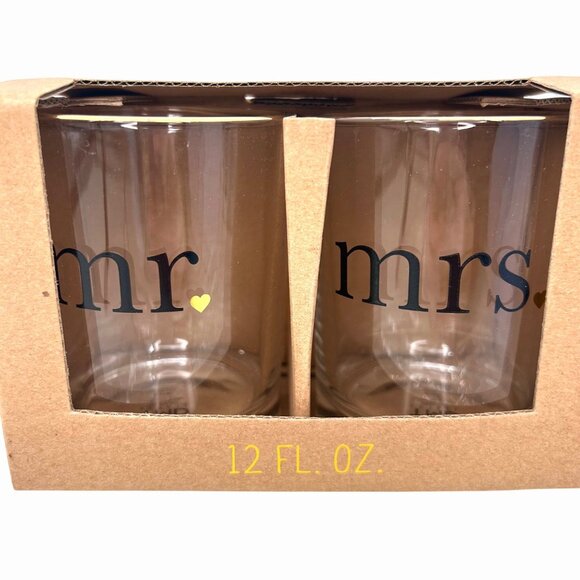 NIB NWT MR & MRS SET OF 2 ROCKS GLASSES METALLIC GOLD HEART WEDDING BRIDAL GIFT - Picture 1 of 7